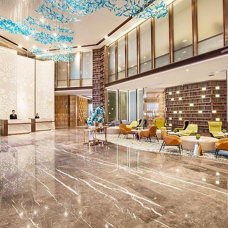Shenzhen Bantian Huaweizhongcheng Atour Hotel Exteriör bild